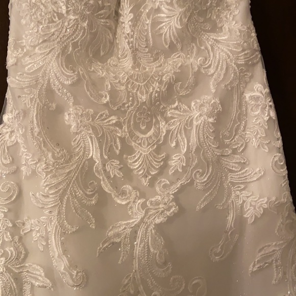 Wedding Dress-brand new, never worn not altered - Picture 9 of 16